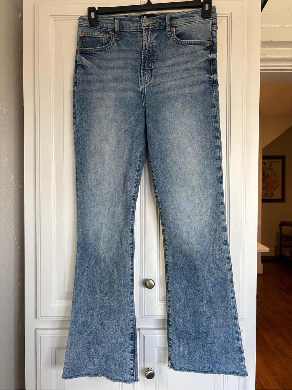 Gap Women’s High Rise Vintage Flare Light/Medium Wash Raw Hem - Size 10(30)